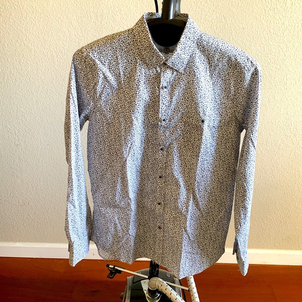 Express 100% Fine Cotton Floral Fitted Shirt with Extra Design Details. Medium